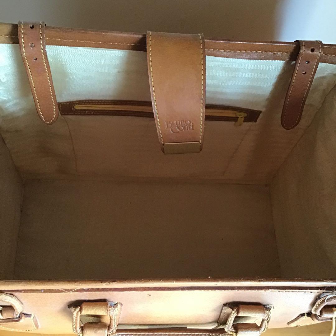 ヴィンテージ革製の収納バックです
