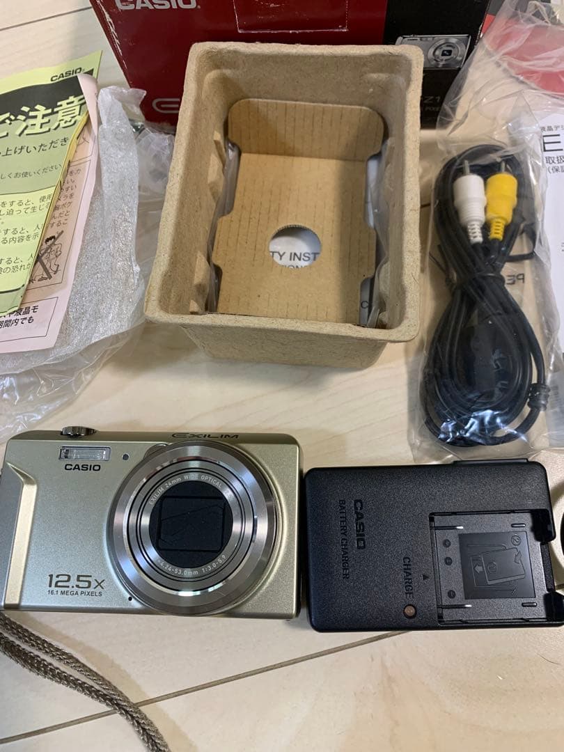 CASIO EX-ZS150 コンパクトデジタルカメラ　箱、取説は型番違い
