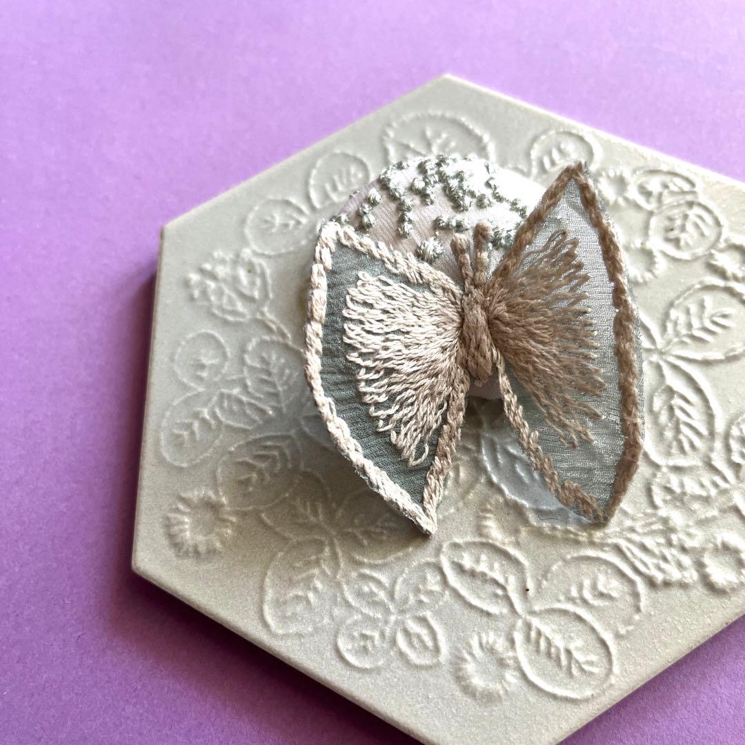 専用 ⑤58ミナペルホネン ハンドメイド ブローチアクセサリー