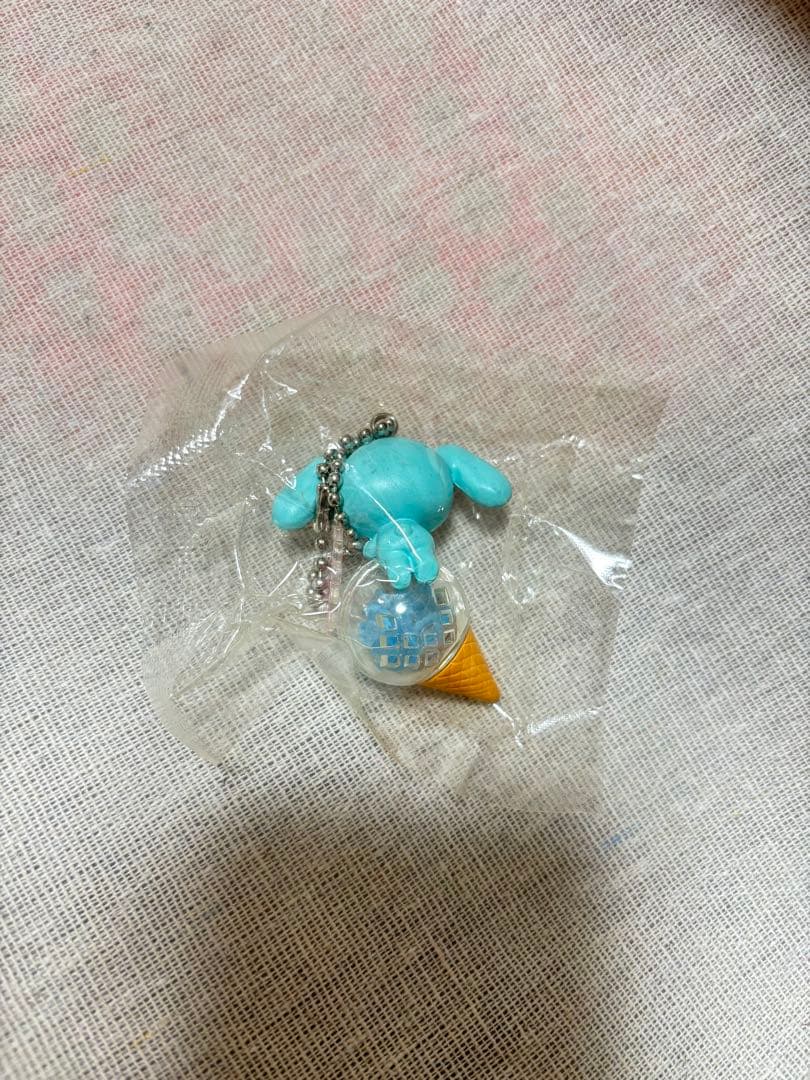 あおうさ　ストラップ　ガチャガチャ　新品未使用