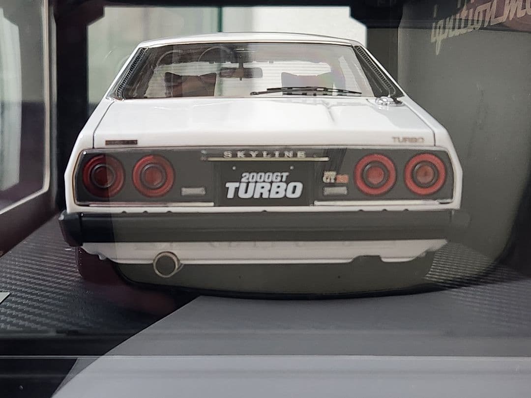 【1/18イグニッションモデル】SKYLINE2000GTターボ(c211)