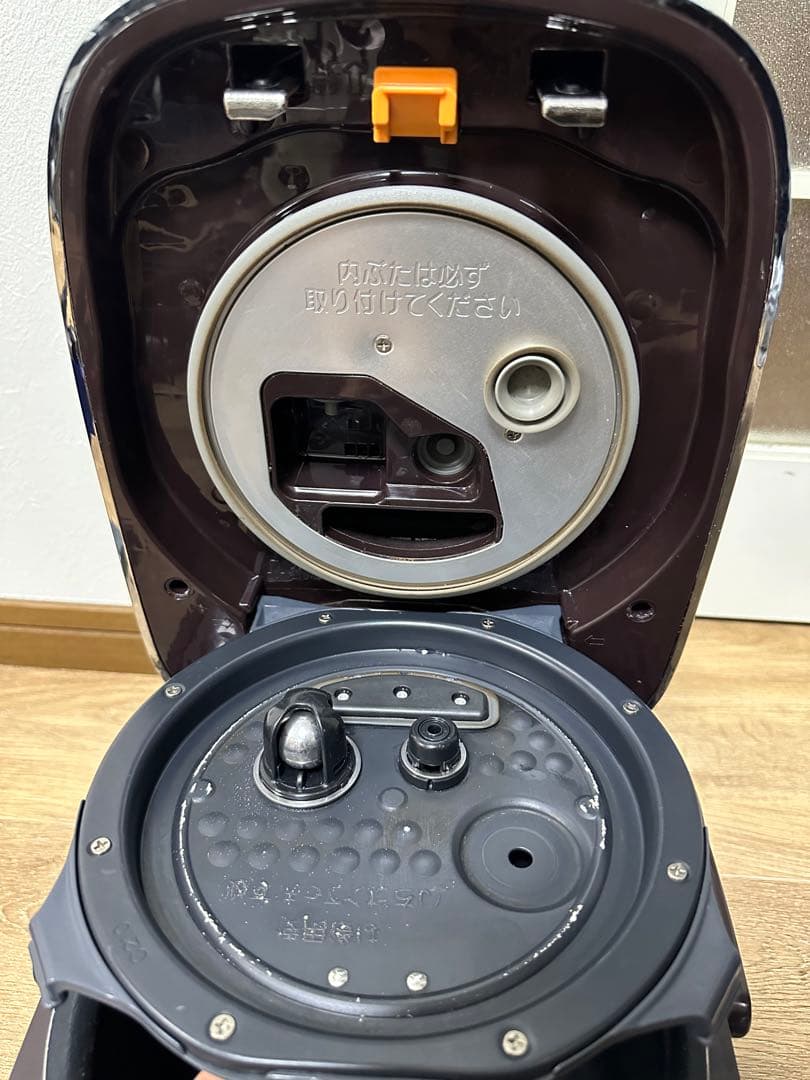 ZOJIRUSHI 5.5合圧力 IH式　NW-JB10