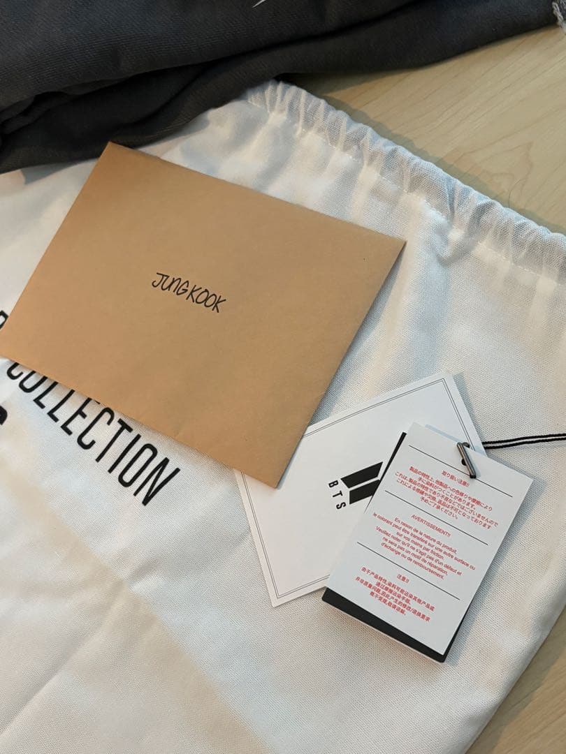 アイドル ARMYST ZIP-UP HOODY JUNGKOOK XL