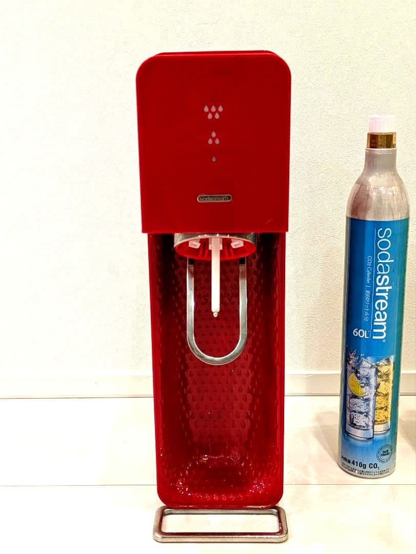 sodastream 炭酸水メーカー 赤 CO2ボンベ空4本付き