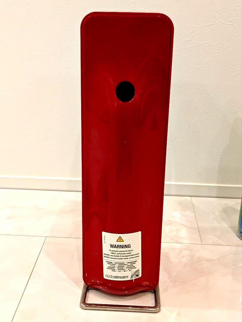 sodastream 炭酸水メーカー 赤 CO2ボンベ空4本付き