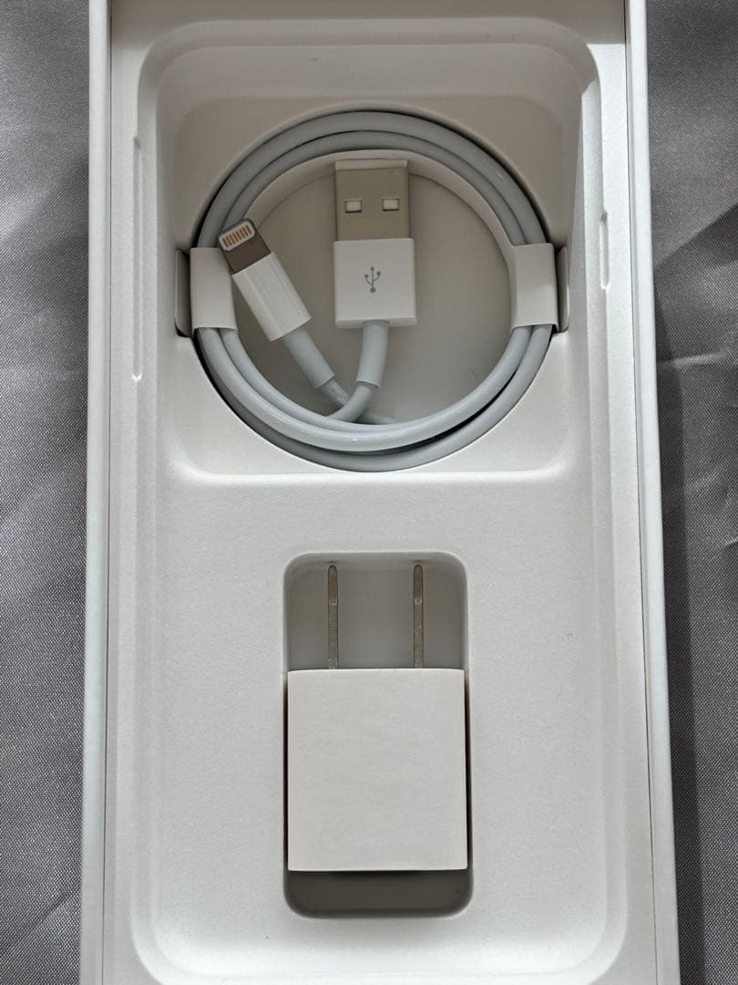iPhone SE 第2世代 64GB SIMフリー