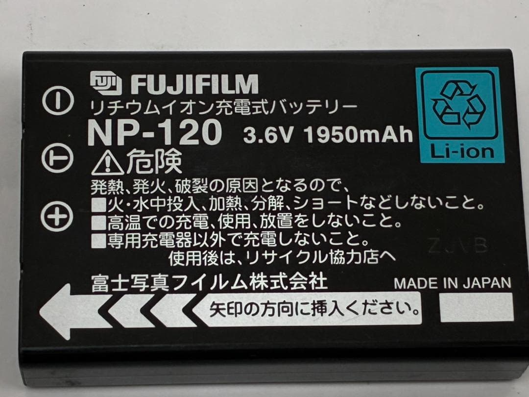25M10-136 FUJIFILM 富士フイルム FinePix F10