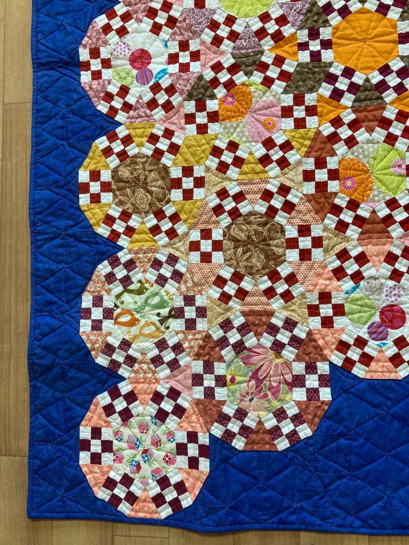 パッチワーク キルト 完成品　タペストリー マット 用途いろいろ