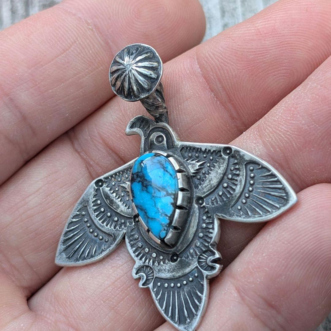 ハンドメイドのターコイズトップ　シルバートップ インディアンジュエリー風