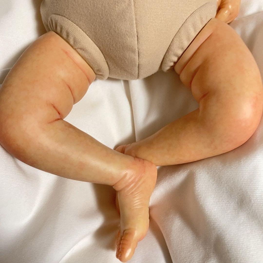 新生児の寝んねちゃん　小さめ　くたくたです　お人形　リボーンドール