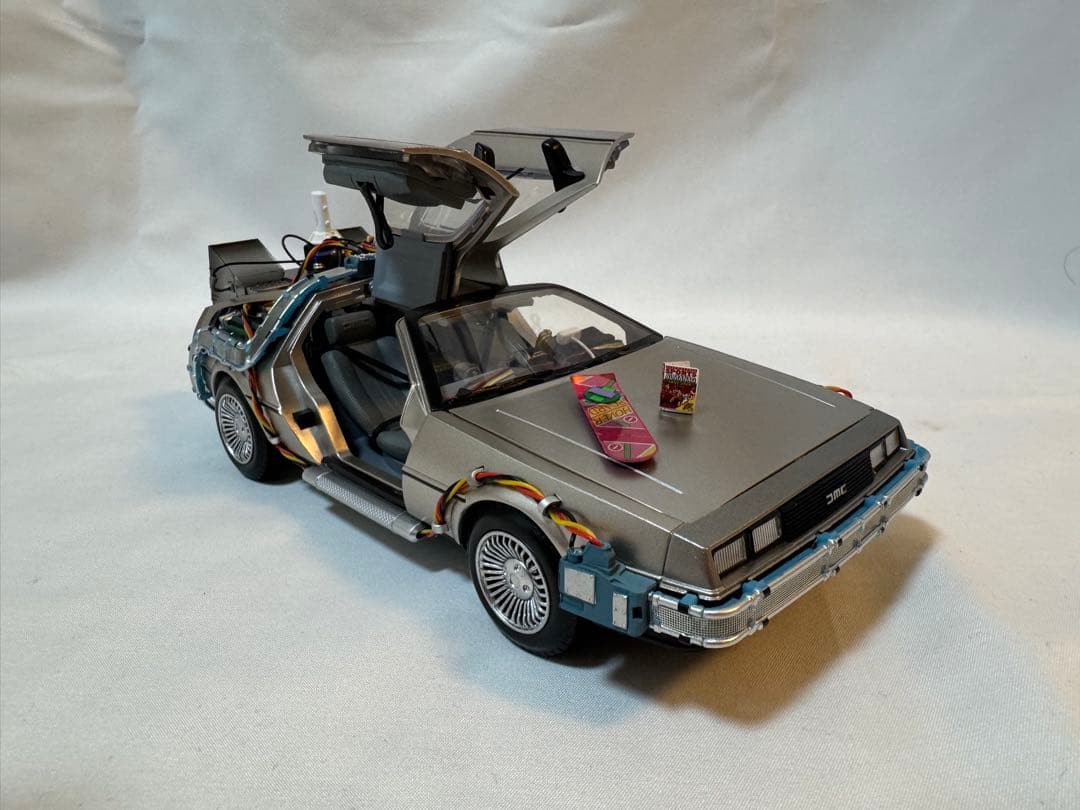 【美品】バックトゥザフューチャー デロリアン 1/20 ホバリング