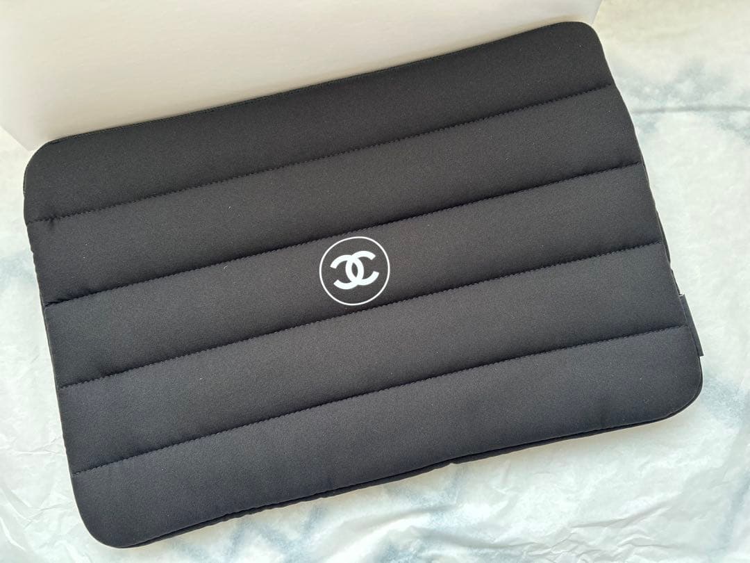 CHANEL PCケース　ノベルティ