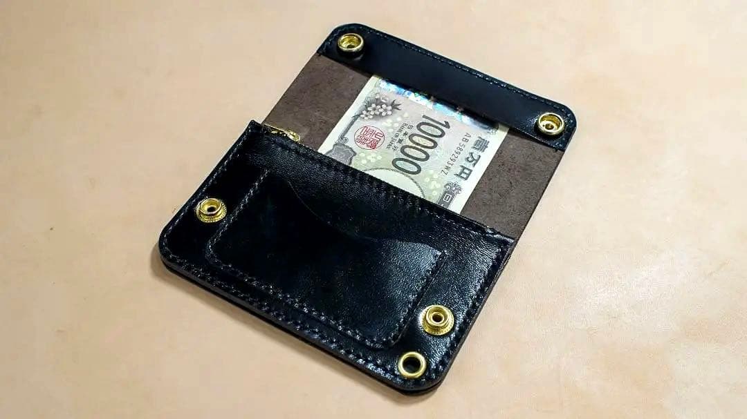 ミドルトラッカーウォレット　馬革 茶芯ブラック　真鍮 トラッカーウォレット