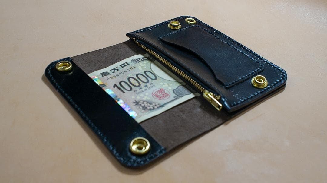 ミドルトラッカーウォレット　馬革 茶芯ブラック　真鍮 トラッカーウォレット