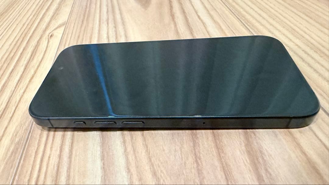 【ruu na】iPhone15 pro ブラックチタニウム 128GB
