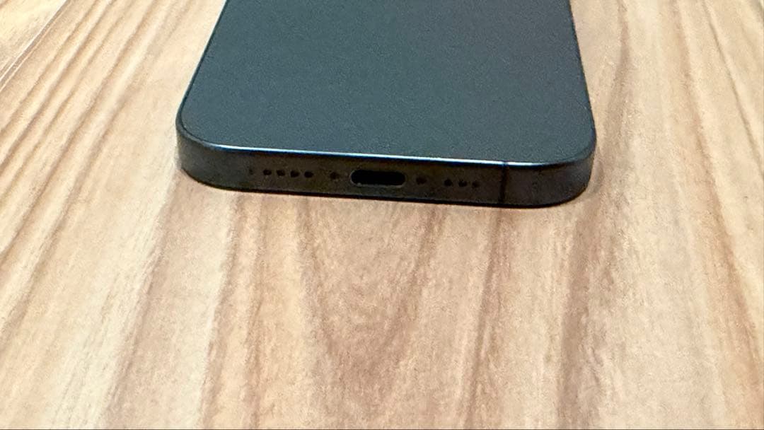 【ruu na】iPhone15 pro ブラックチタニウム 128GB