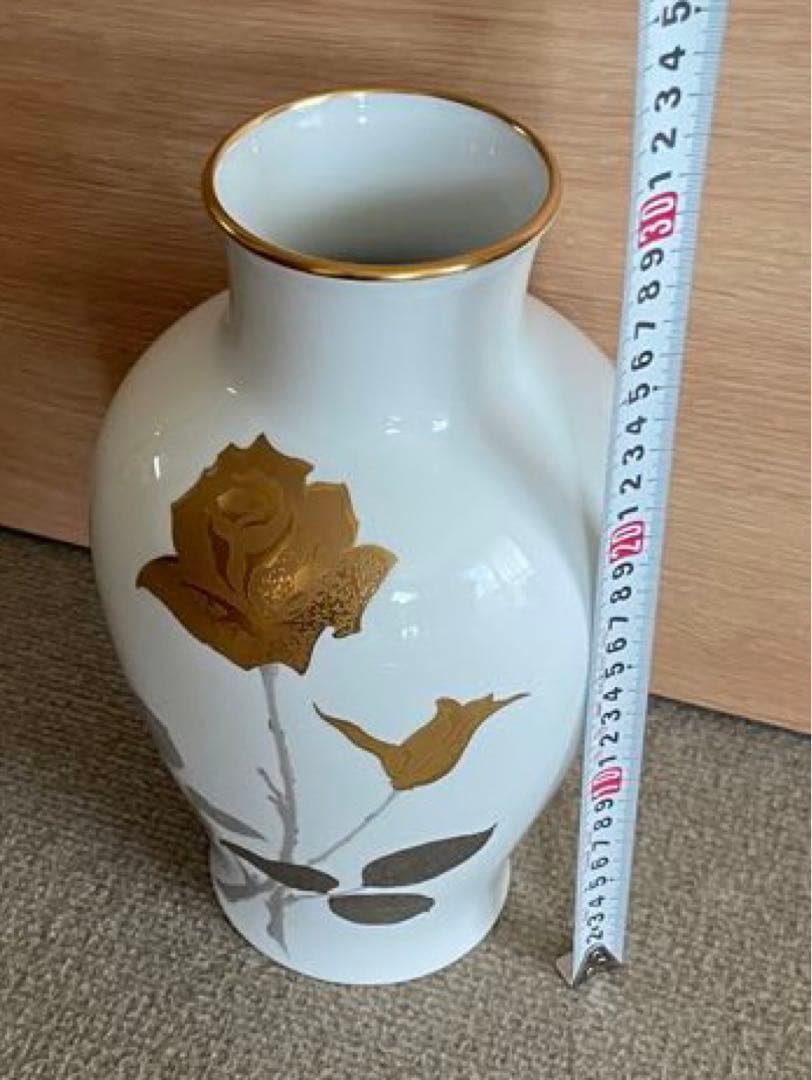 大倉陶園　宮内庁御用達　花瓶　白磁