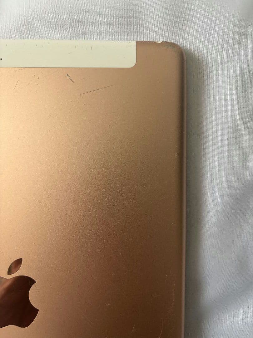 iPad 第7世代 SIMフリー新品バッテリー他新品だらけ