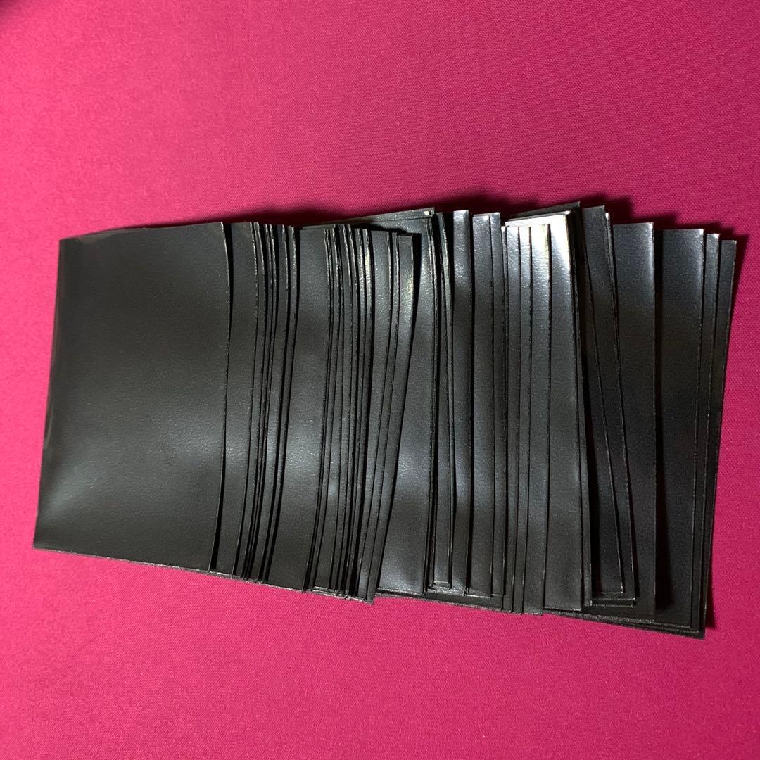 遊戯王 スリーブ 初期ロゴ 黒 未使用 49枚 ザラザラ