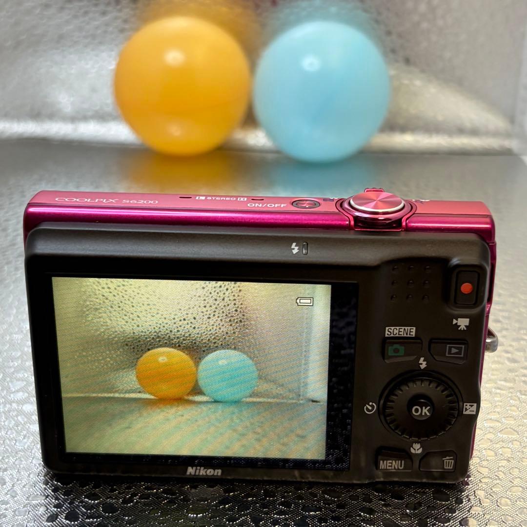 【美品】Nikon コンデジ　COOLPIX S6200　ショッキングピンク