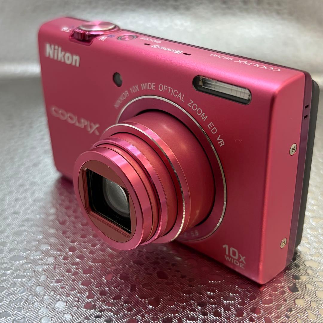 【美品】Nikon コンデジ　COOLPIX S6200　ショッキングピンク