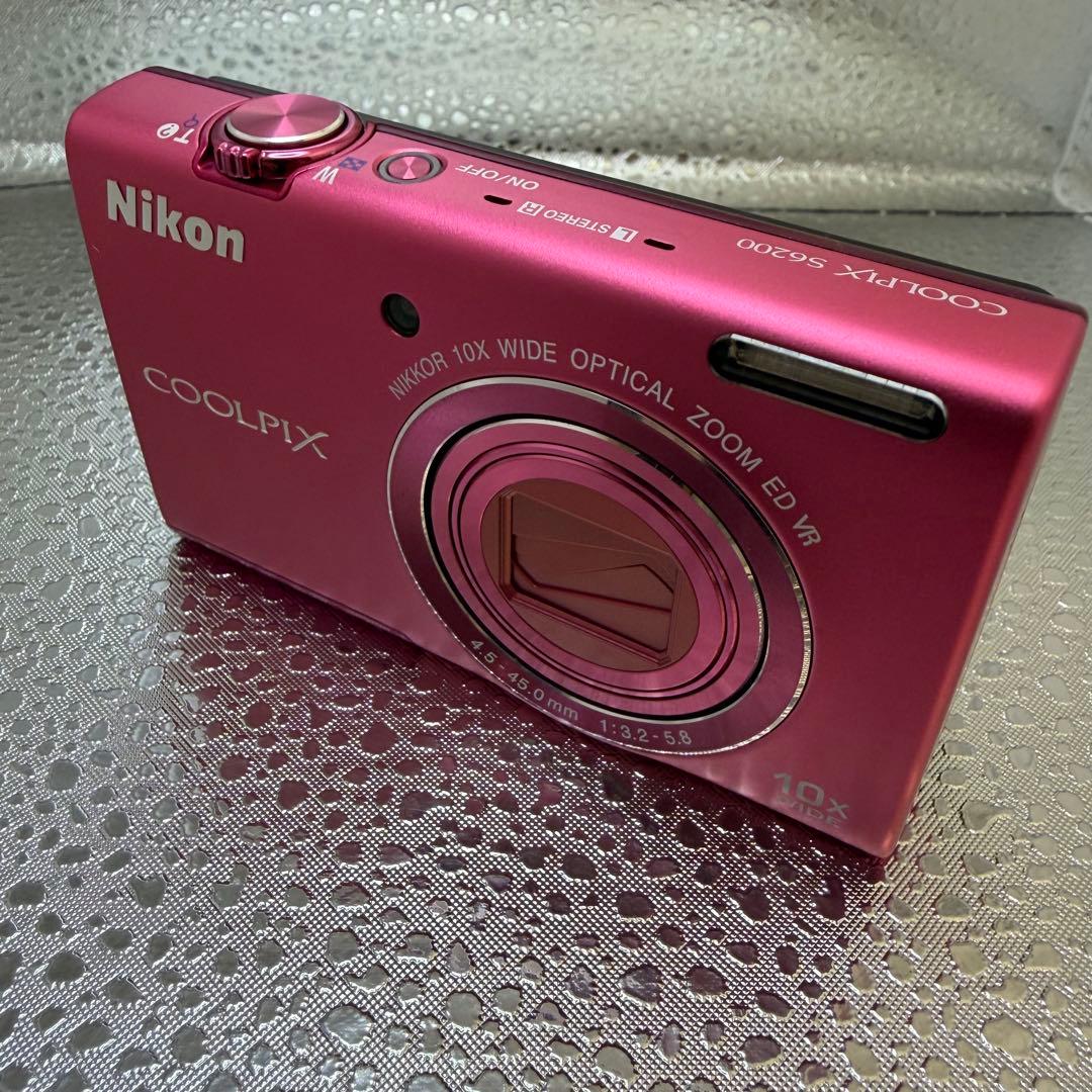 【美品】Nikon コンデジ　COOLPIX S6200　ショッキングピンク