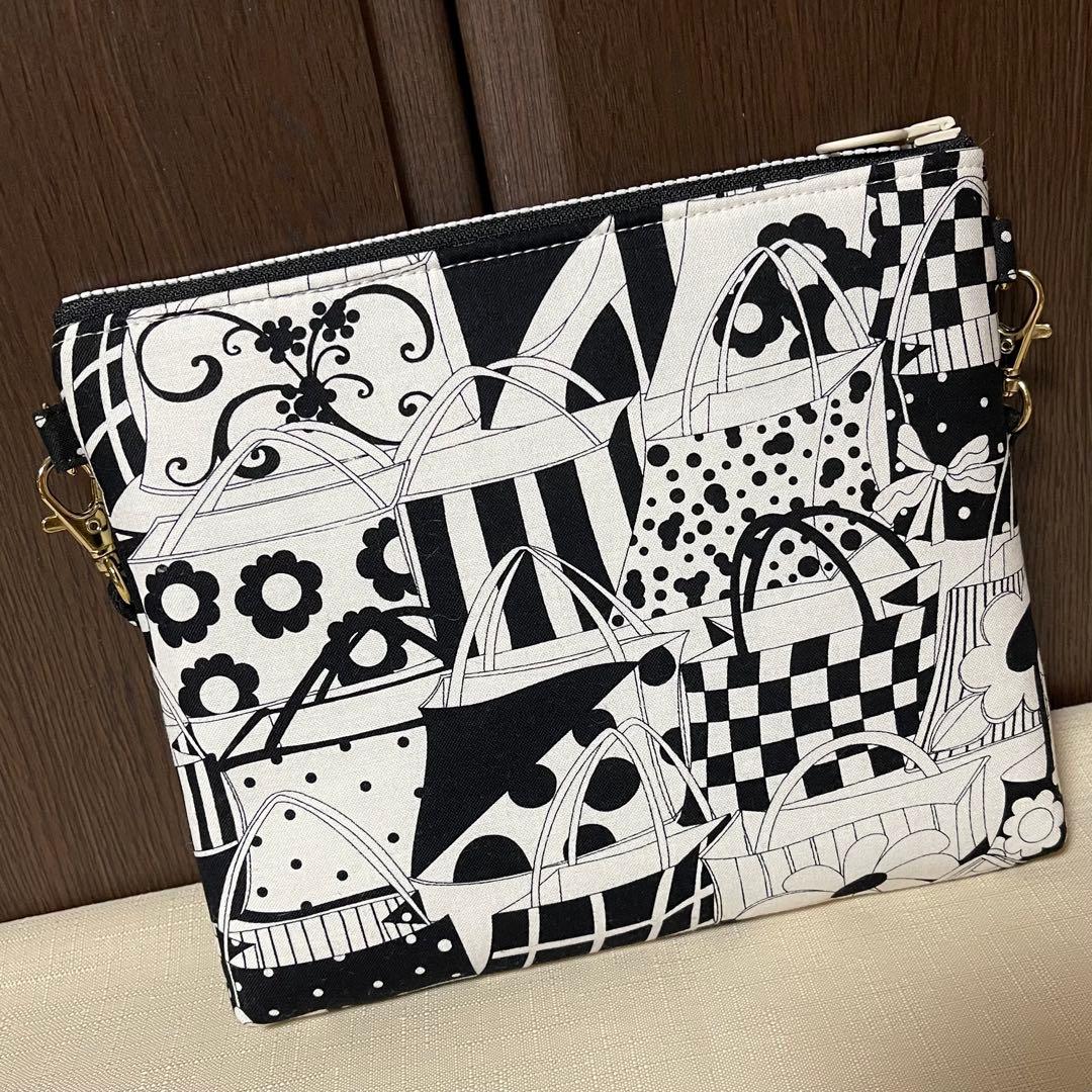 ♡Gone〜で20㎝ファスナーポーチ①♡ハンドメイド　ロラライハリス