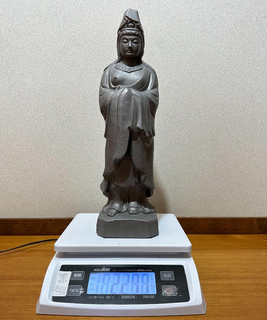 観音菩薩像 石調グレー 高さ約30cm 重量2.28kg 仏像 置物 作家印あり