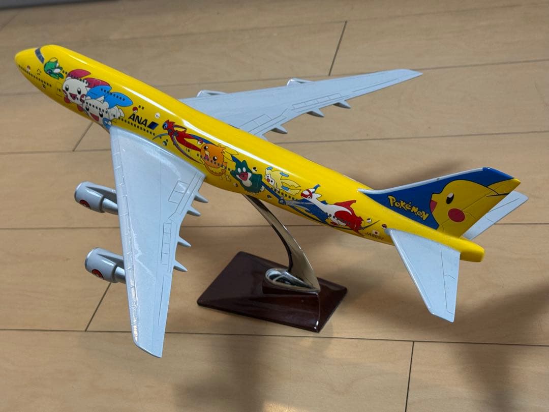 ANA ピカチュウジャンボ(ポケモンジェット) B747-400 JA8957