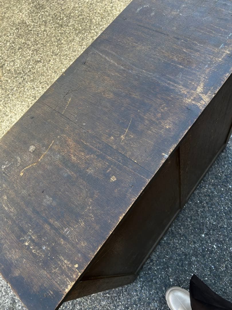 ダークブラウン木製シェルフ隙間棚