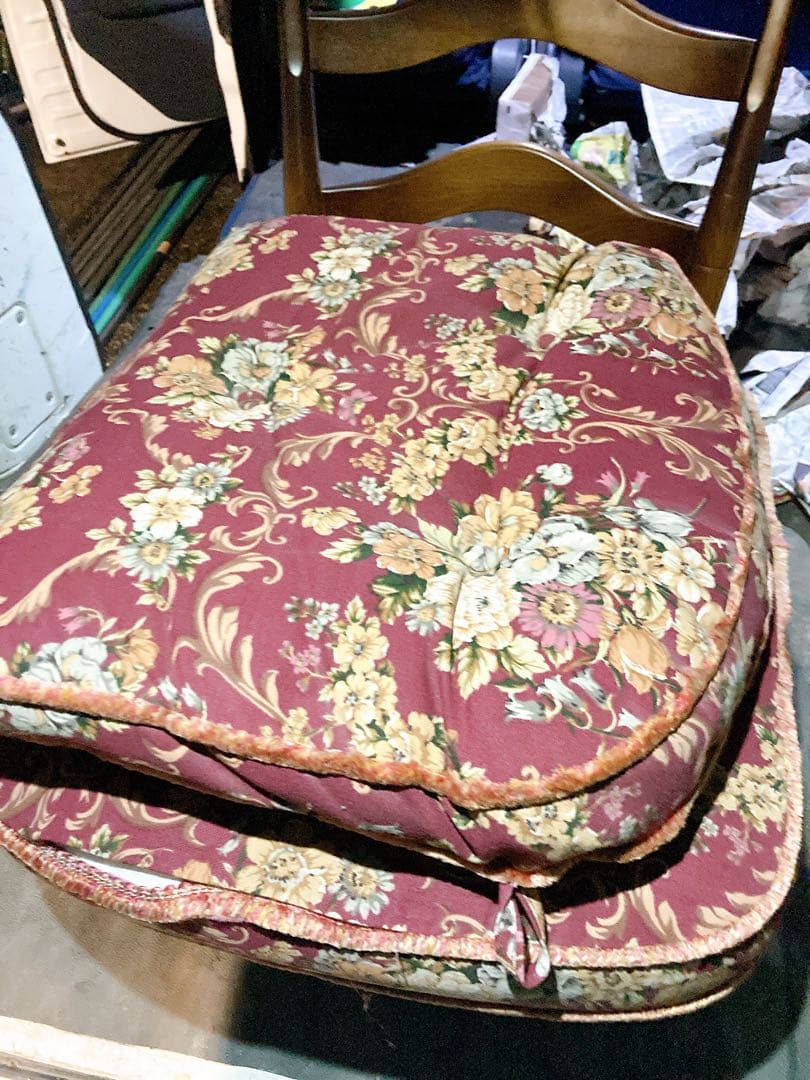 キツツキマークアンティークチェアチェアークッションインテリア家具