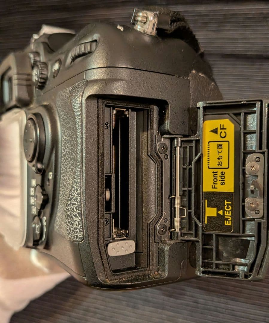 【ショット数2437枚】Nikon D200 ボディ