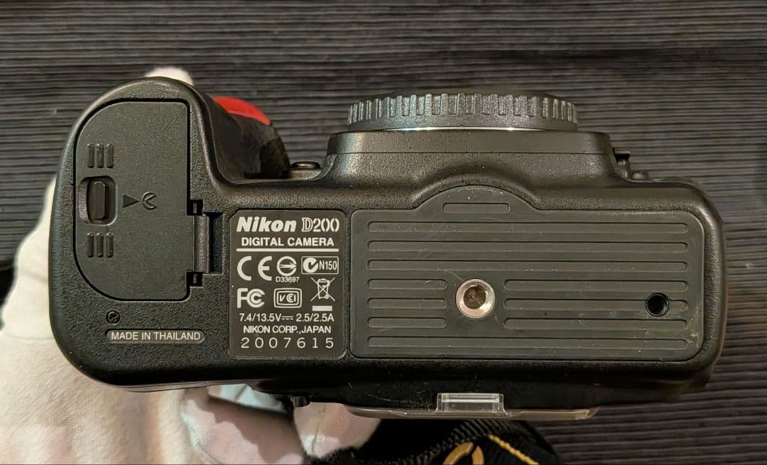 【ショット数2437枚】Nikon D200 ボディ