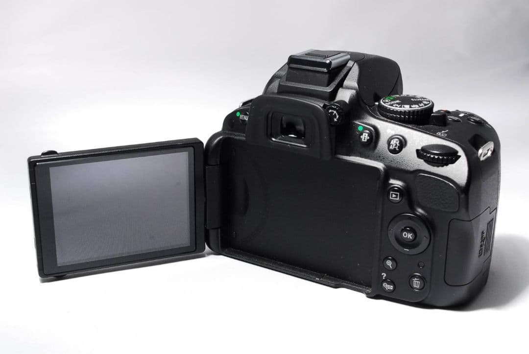 ♥初心者おすすめ♥Nikon D5100♥AF-S標準レンズセット♥可動液晶