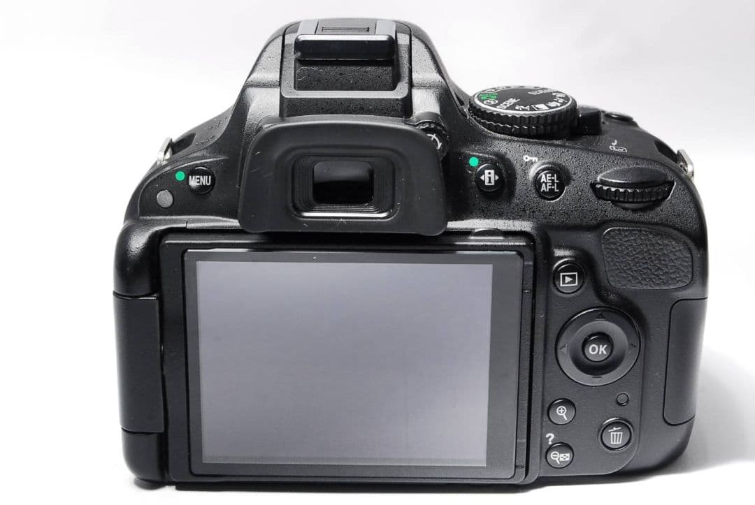 ♥初心者おすすめ♥Nikon D5100♥AF-S標準レンズセット♥可動液晶
