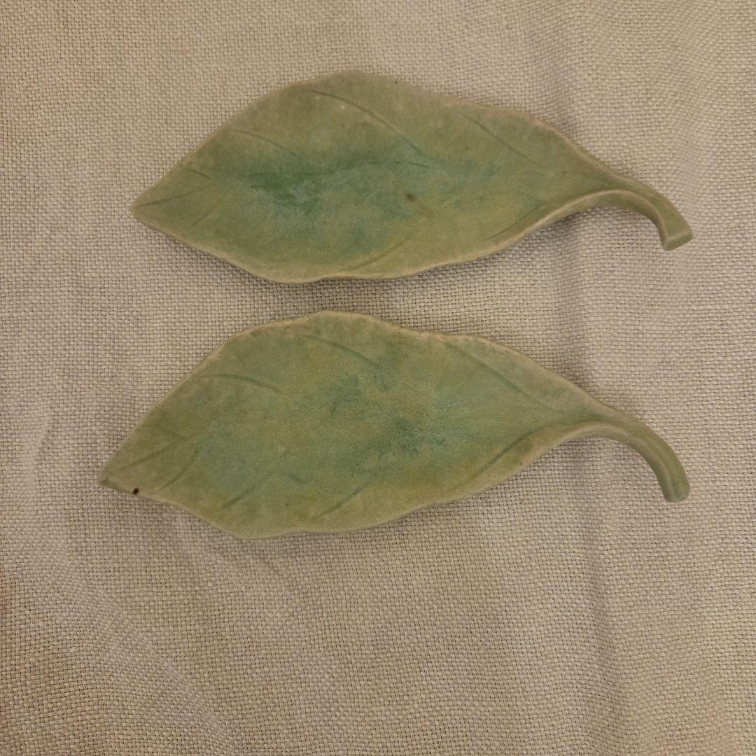 まなちゃん 桜の花びらと葉っぱ、笹の葉の皿2枚セット