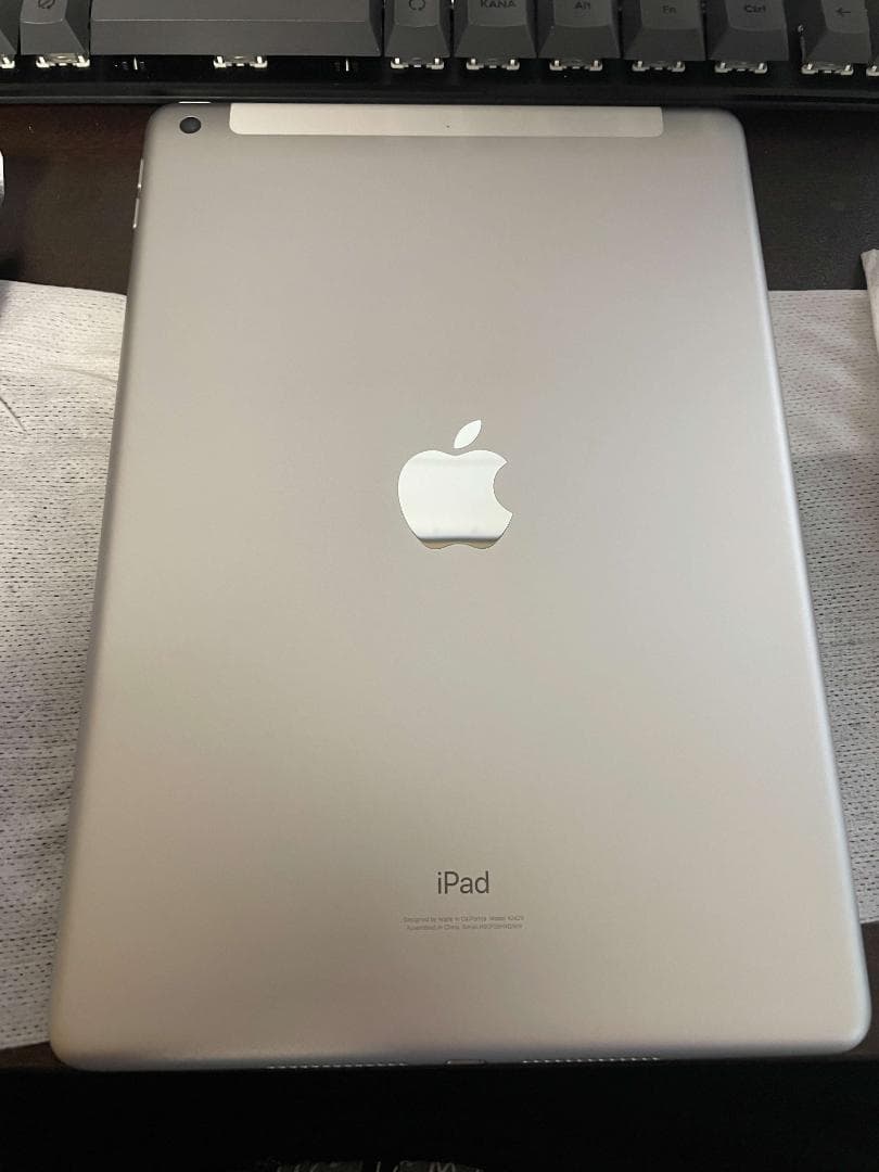iPad 第8世代　32GB Wi-Fi＋cellularモデル
