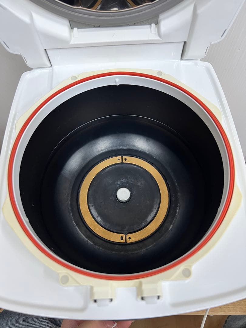 三菱 IHジャー炊飯器 NJ-VV107 5.5合炊き 炭炊釜 2016年製