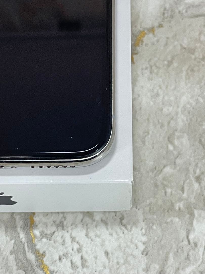 iPhone X 64GB 美品 バッテリー83%