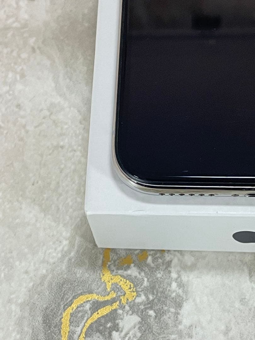 iPhone X 64GB 美品 バッテリー83%