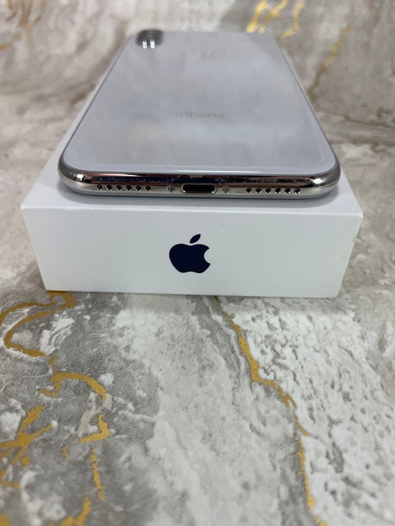 iPhone X 64GB 美品 バッテリー83%