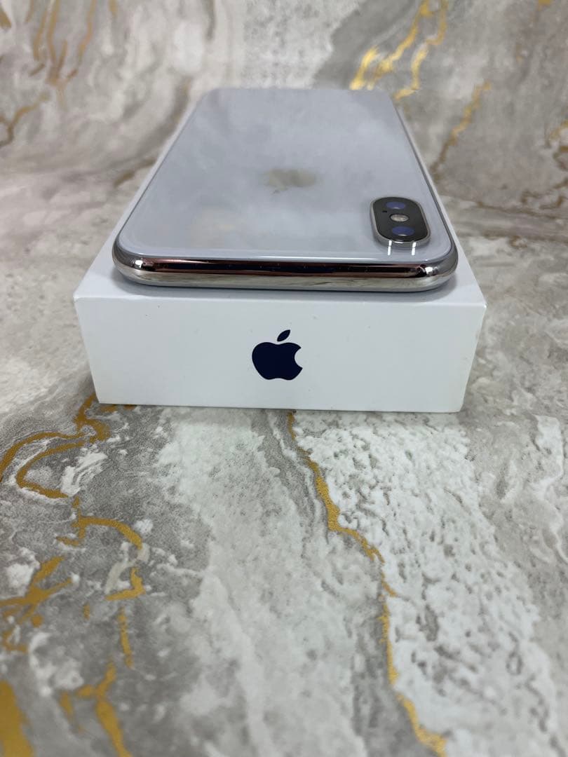 iPhone X 64GB 美品 バッテリー83%