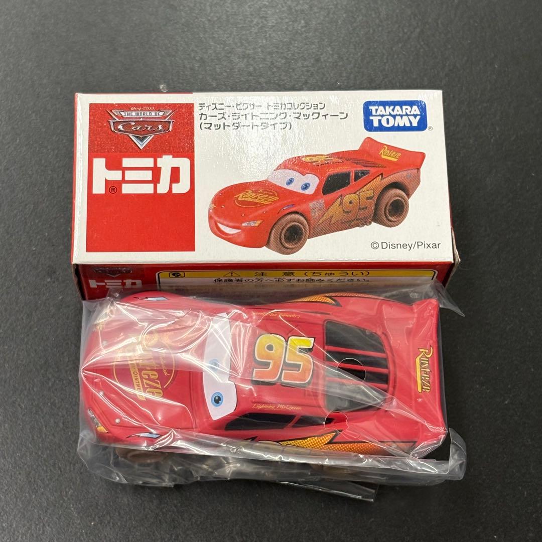 トミカ　カーズ　ライトニング・マックィーン（マットダートタイプ）