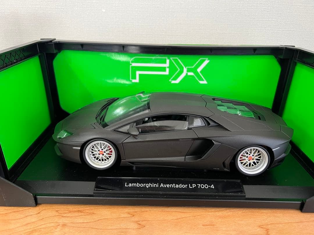 Lamborghini Aventador LP700-4 カスタム1/18