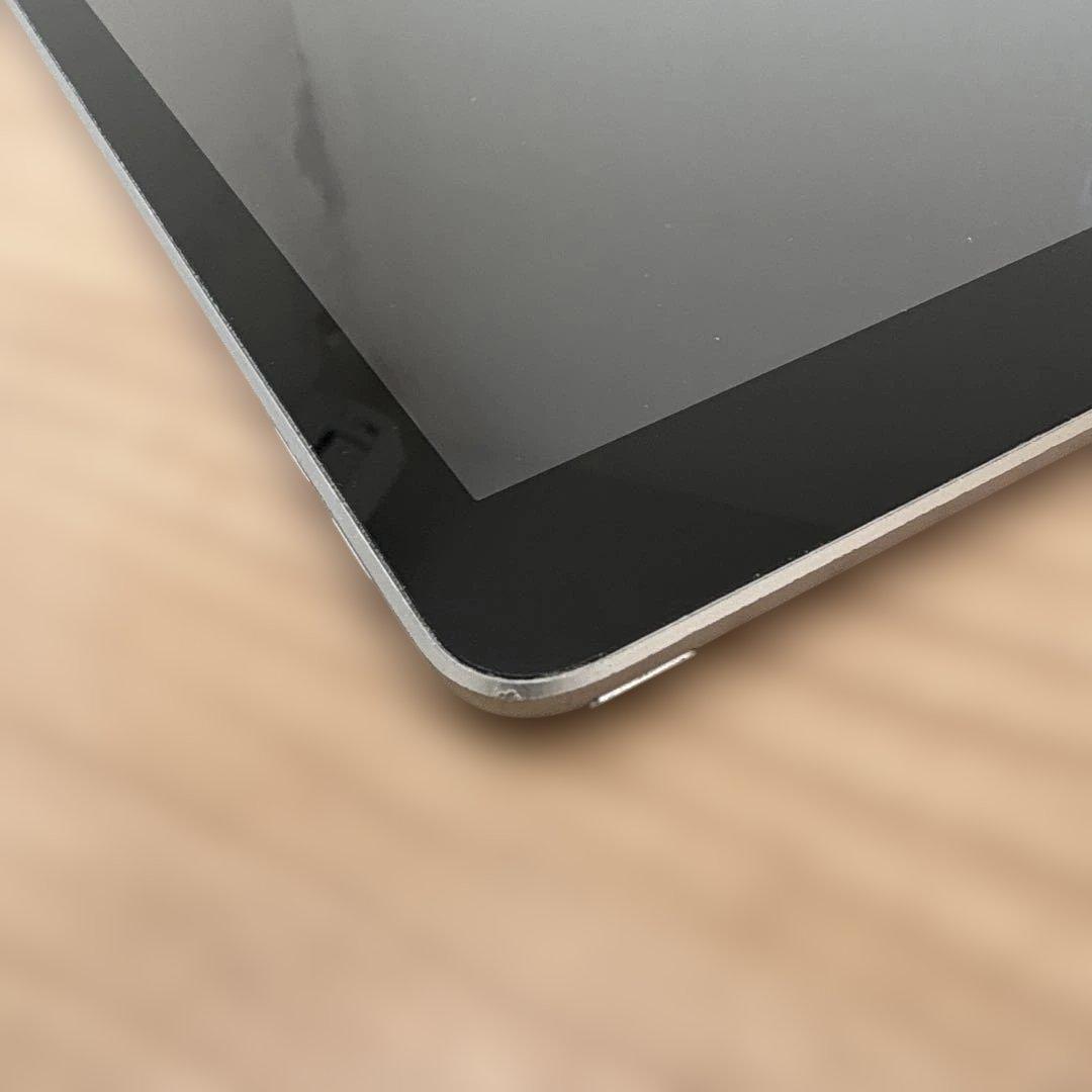Apple iPad 第5世代 本体 シルバー 32GB