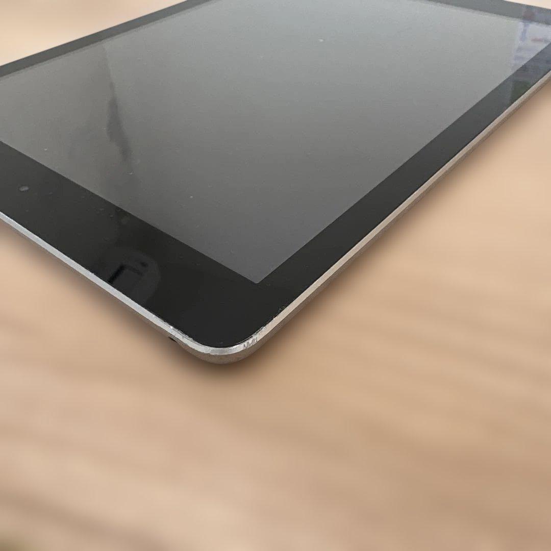 Apple iPad 第5世代 本体 シルバー 32GB