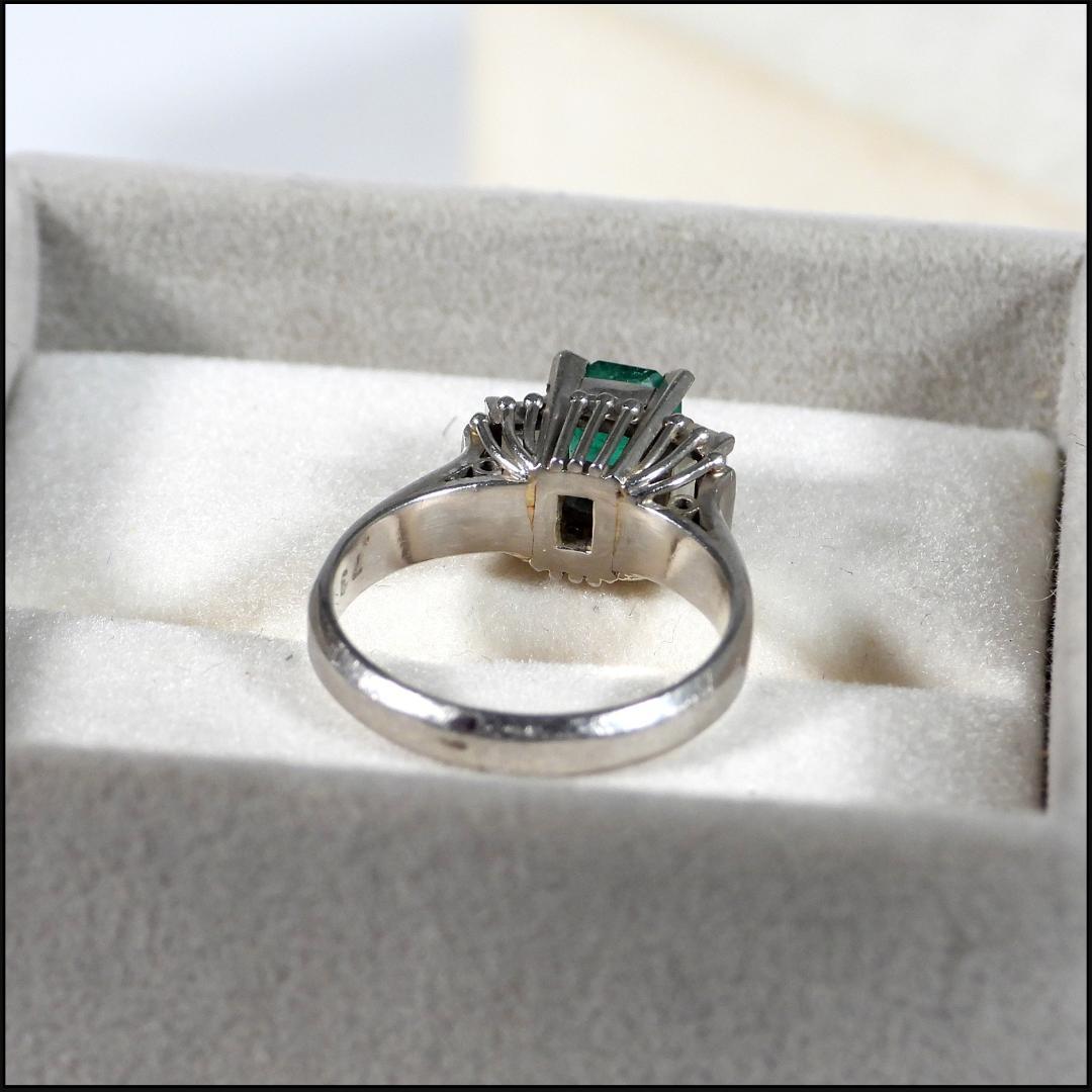 Pm900 0.73 0.43エメラルド ダイヤモンド指輪 重さ約5.6g10号