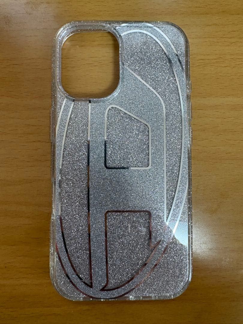 DIESEL ディーゼル　スマホケース　シルバー iPhone16