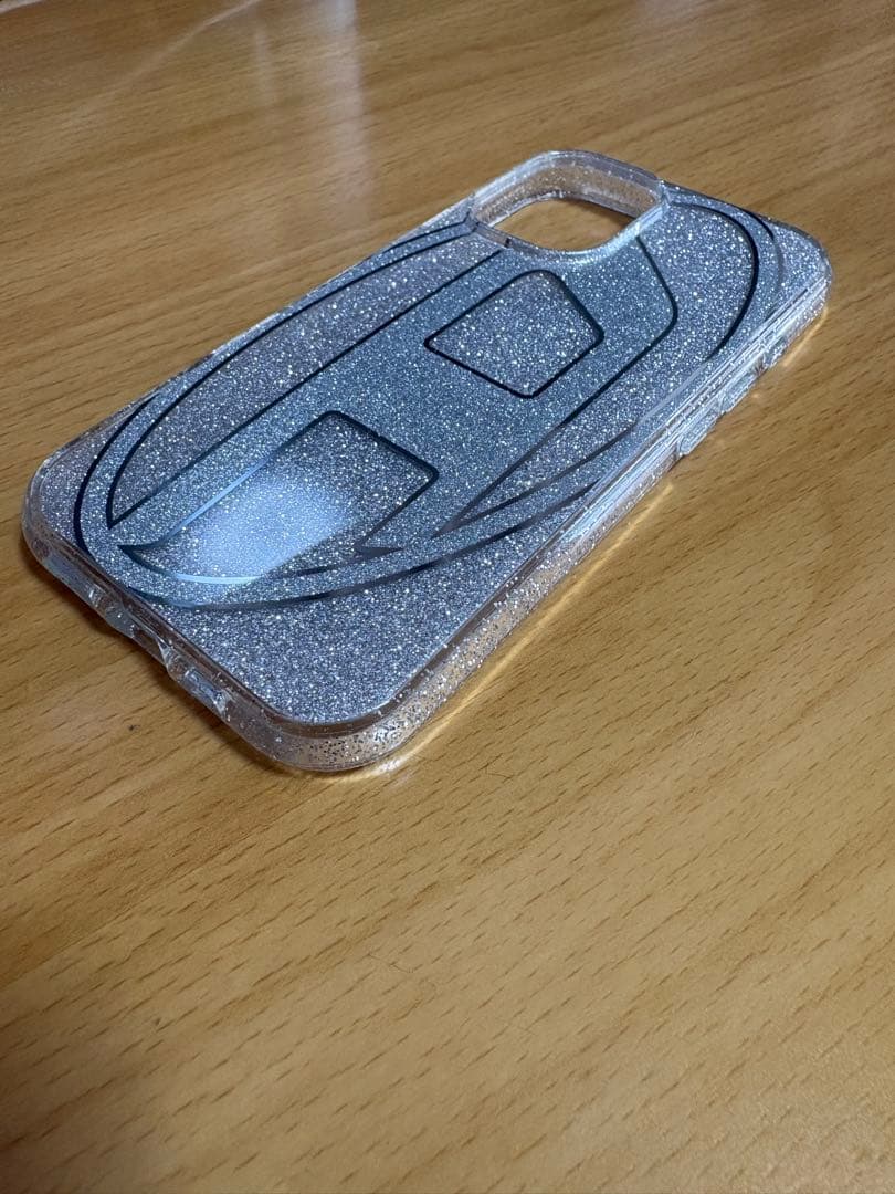 DIESEL ディーゼル　スマホケース　シルバー iPhone16