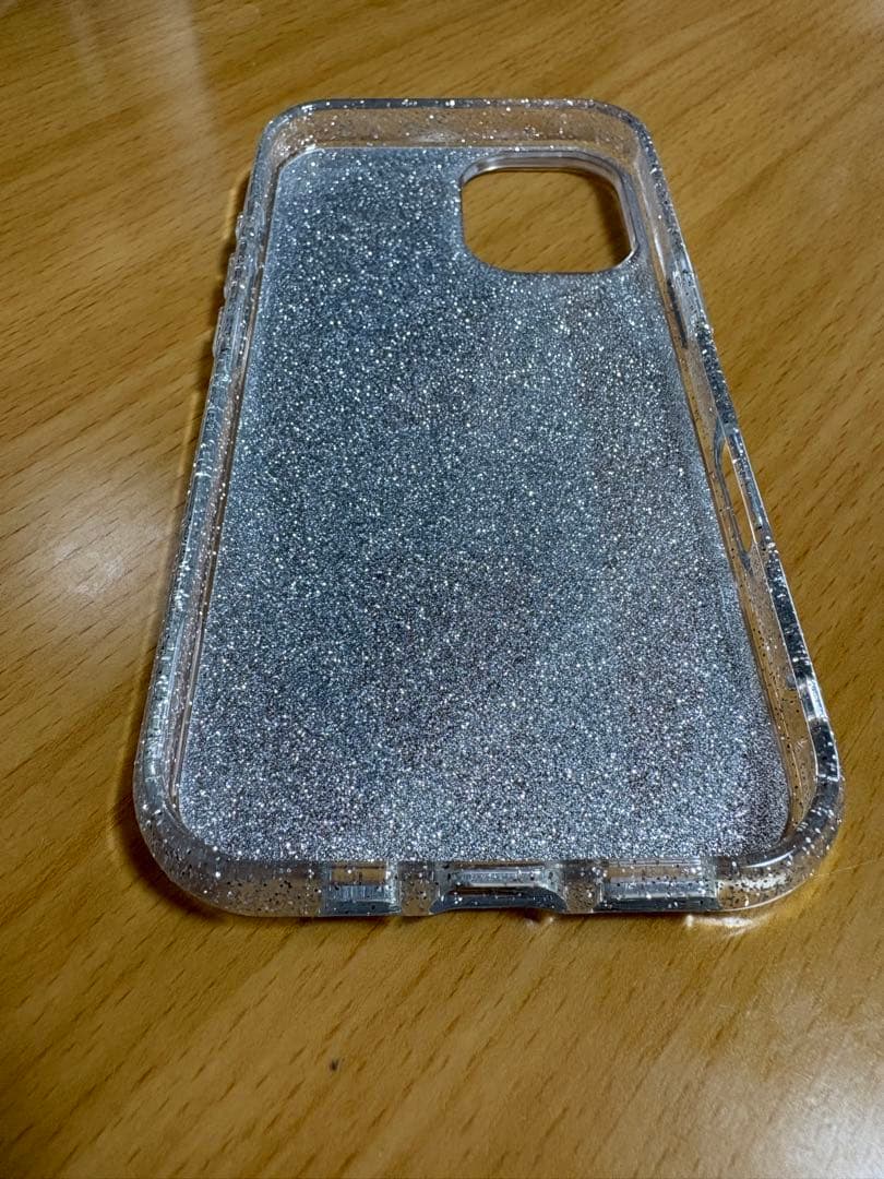 DIESEL ディーゼル　スマホケース　シルバー iPhone16